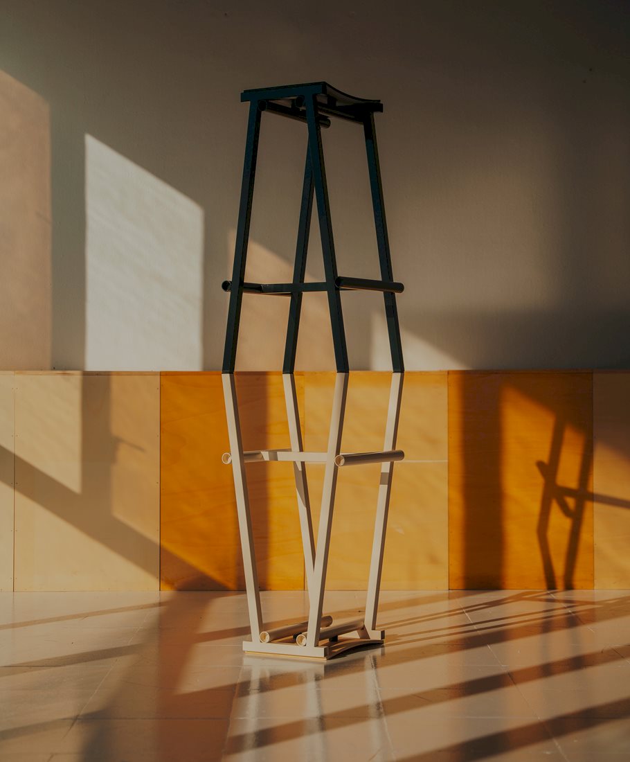 Taburete 8 Bar Stool